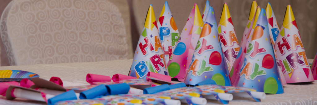 Empty birthday party table